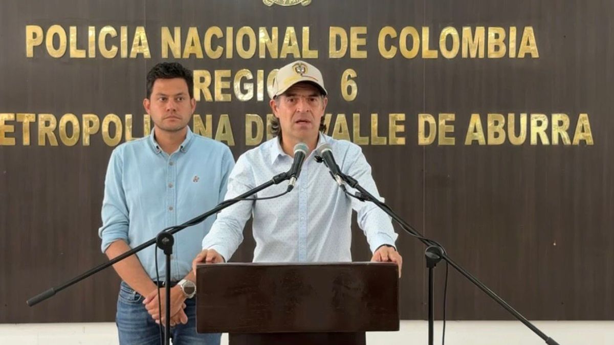 Fico Gutierrez - Alcalde de Medellín - Rueda de Prensa en la Policía Metropolitana del Valle de Aburrá