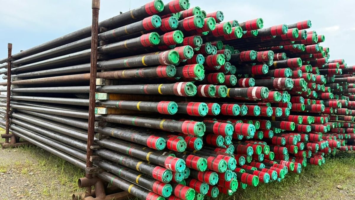 Tubería petrolera vía