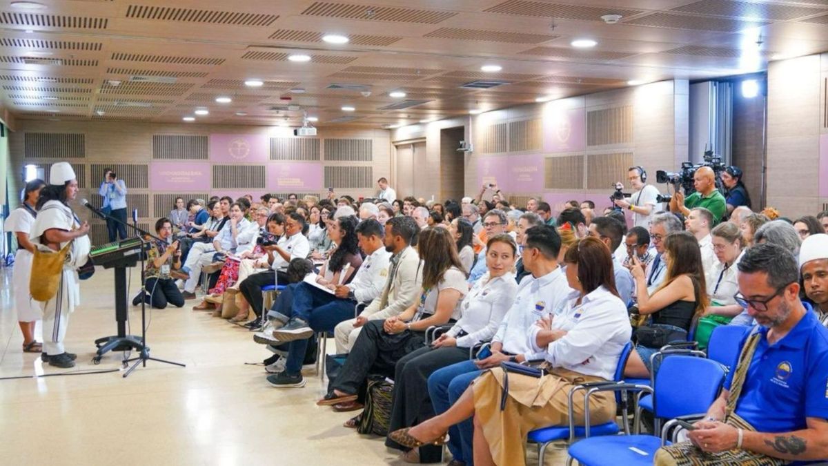 Angie Rodríguez entregó pruebas y amplió denuncia ante la Fiscalía contra Juliana Guerrero y Carlos Carrillo