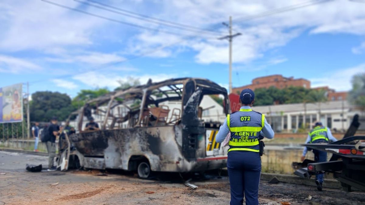 El vehículo quedó totalmente calcinado