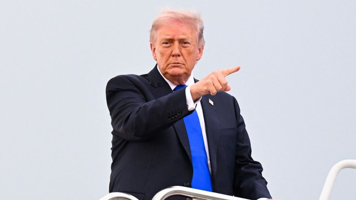 El presidente de Estados Unidos, Donald Trump, afirmó el sábado que los negociadores iraníes pueden llamar a Washington "cuando quieran".