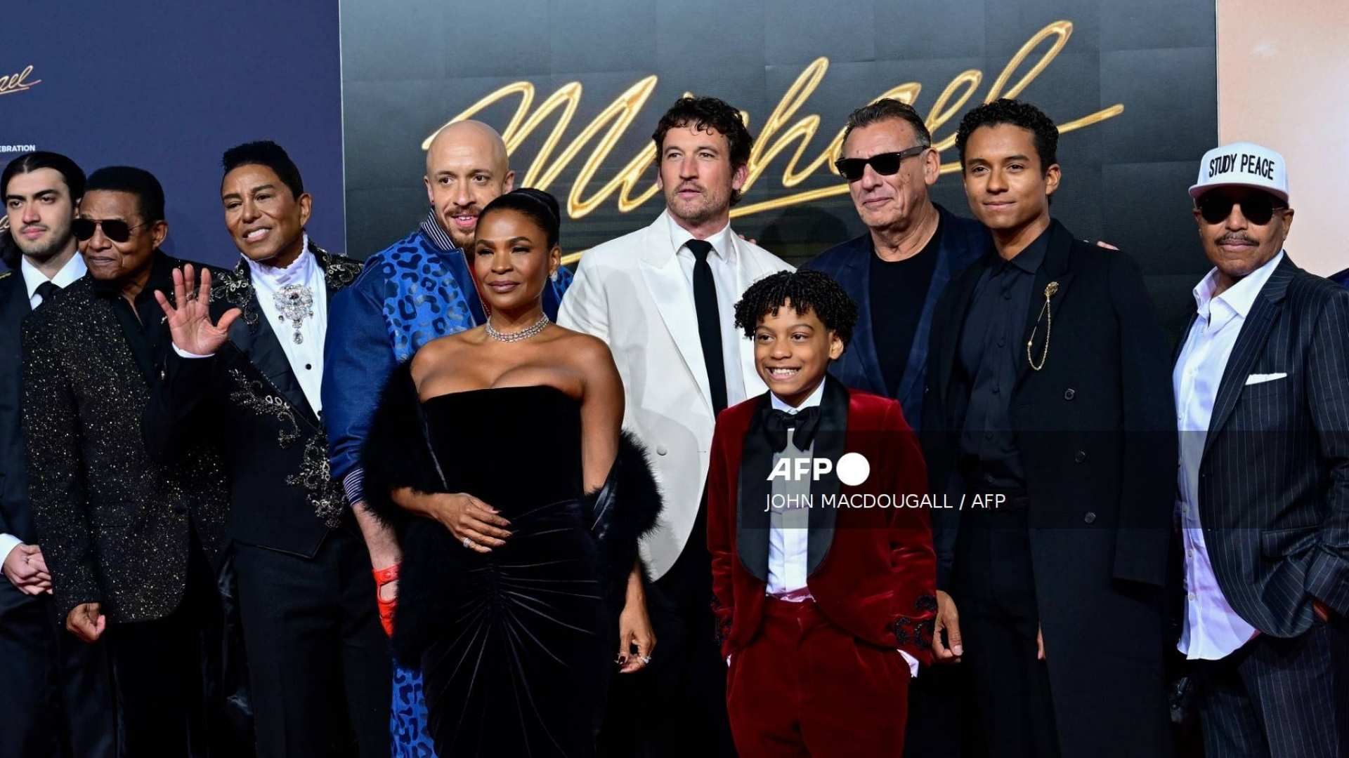 Juliano Krue Valdi ganó visibilidad en redes sociales por sus coreografías inspiradas en Michael Jackson.