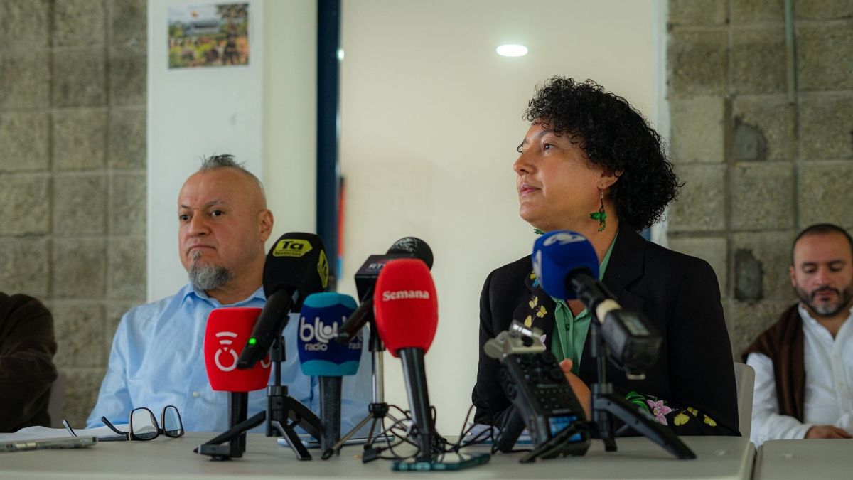 Isabel Zuleta es la coordinadora del Gobierno Petro en la 'Paz Urbana', una estrategia para dialogar con jefes criminales recluidos en la cárcel de Itagüí, como 'Carlos Pesebre', quien ha participado con la congresista en ruedas de prensa.