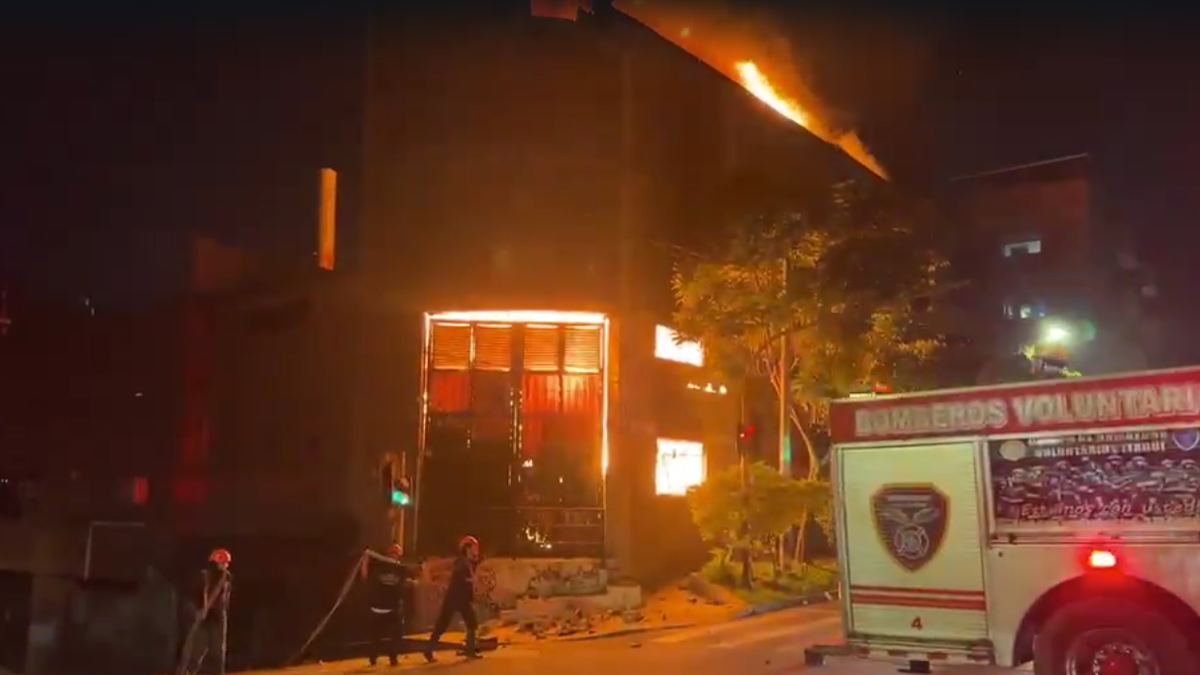 Incendio en bodega Itagüí sector los Naranjos