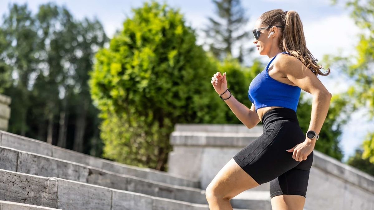 Los nuevos relojes inteligentes integran métricas avanzadas para mejorar la técnica y reducir el riesgo de lesiones.