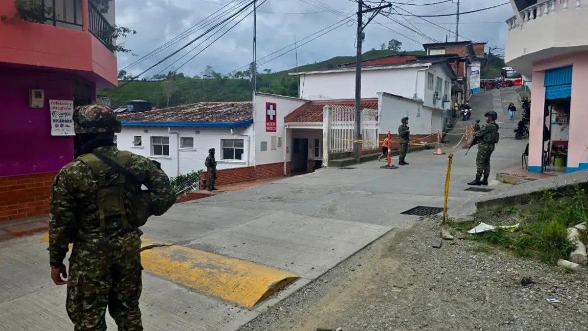 Combates entre Ejército y Clan del Golfo en Briceño reactivan la tensión y dejan a la población en alerta