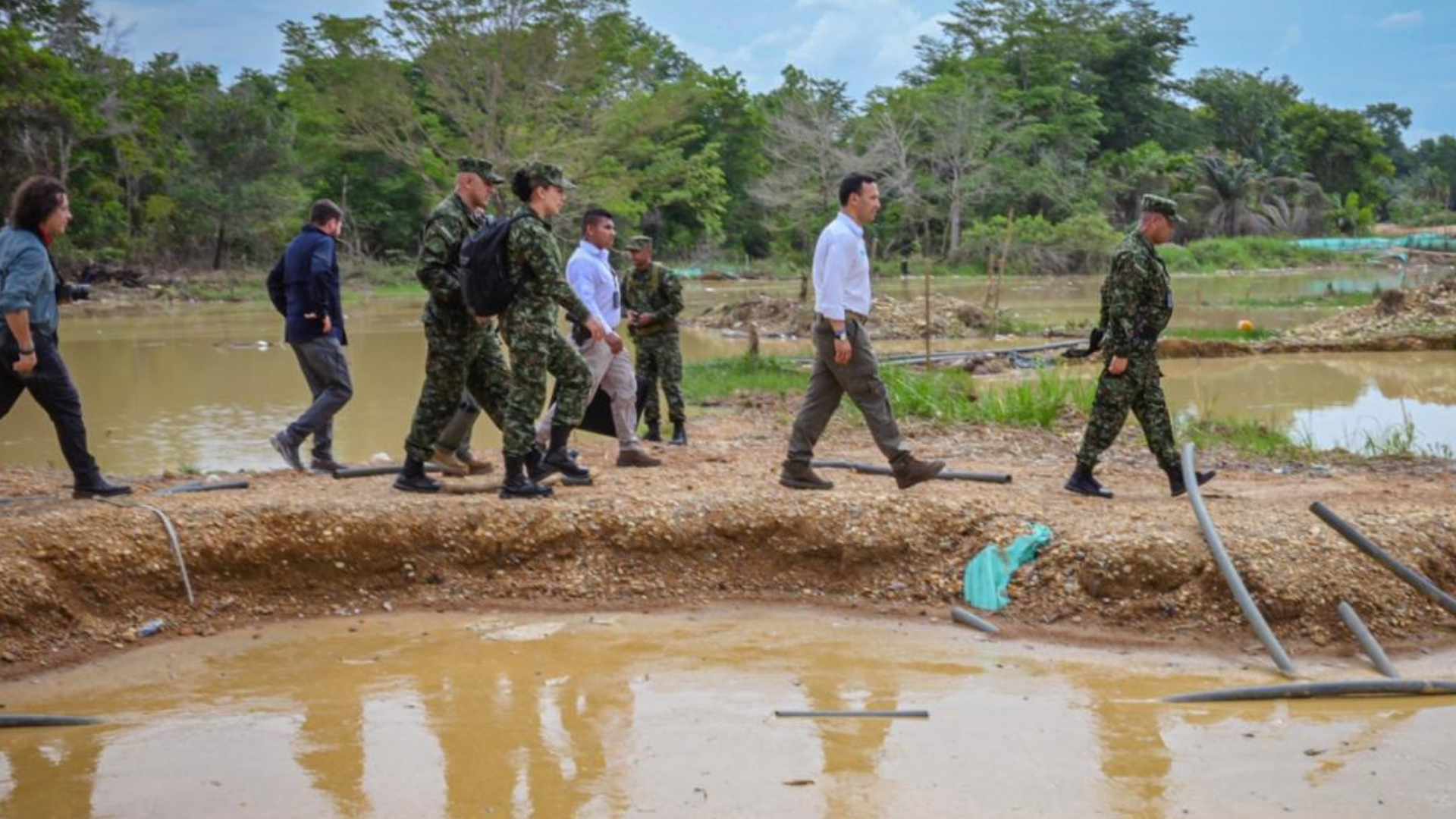 Ministro de Defensa, Pedro Sánchez, en La Mandinga. 