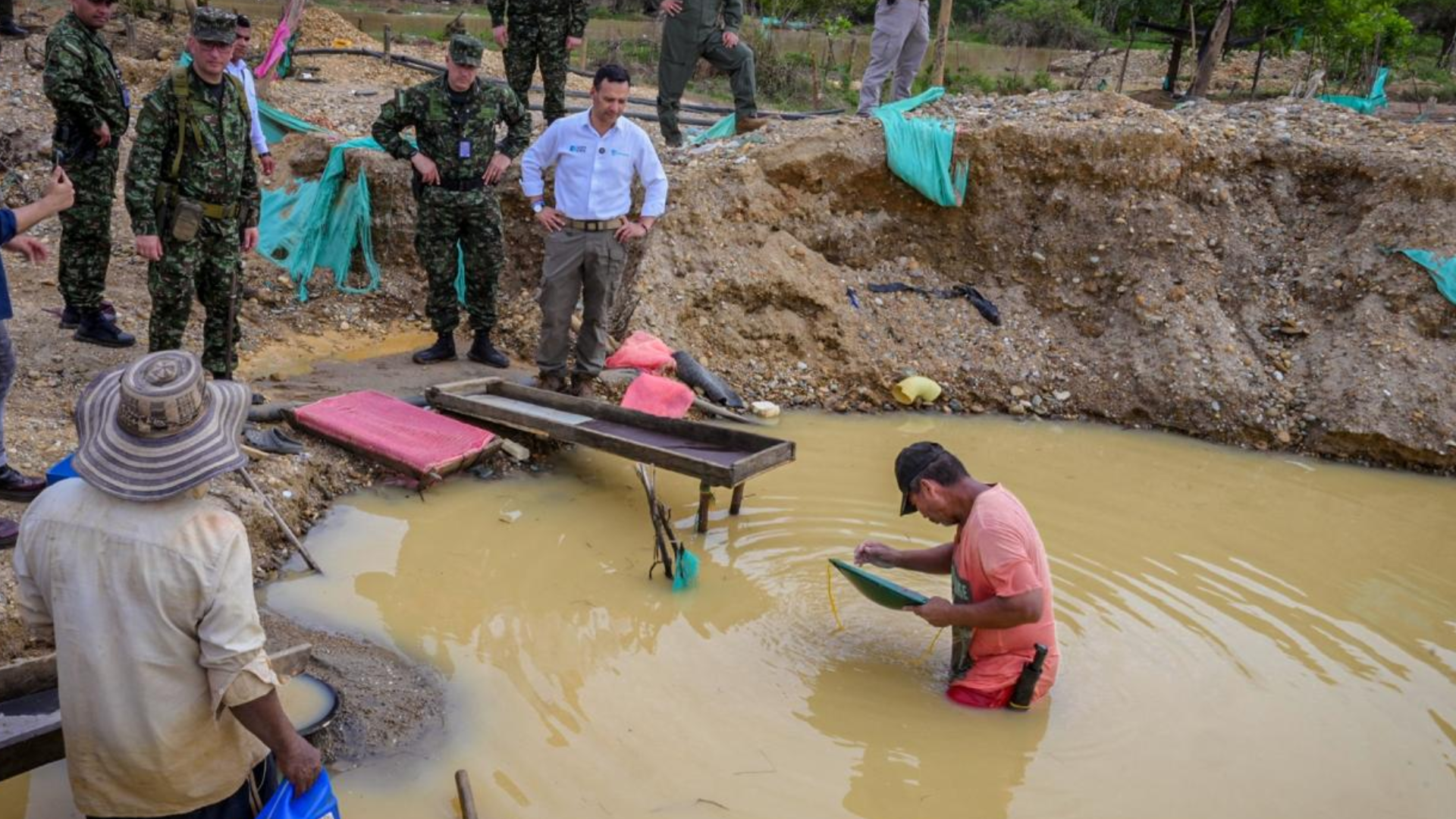 Ministro de Defensa, Pedro Sánchez, en La Mandinga. 