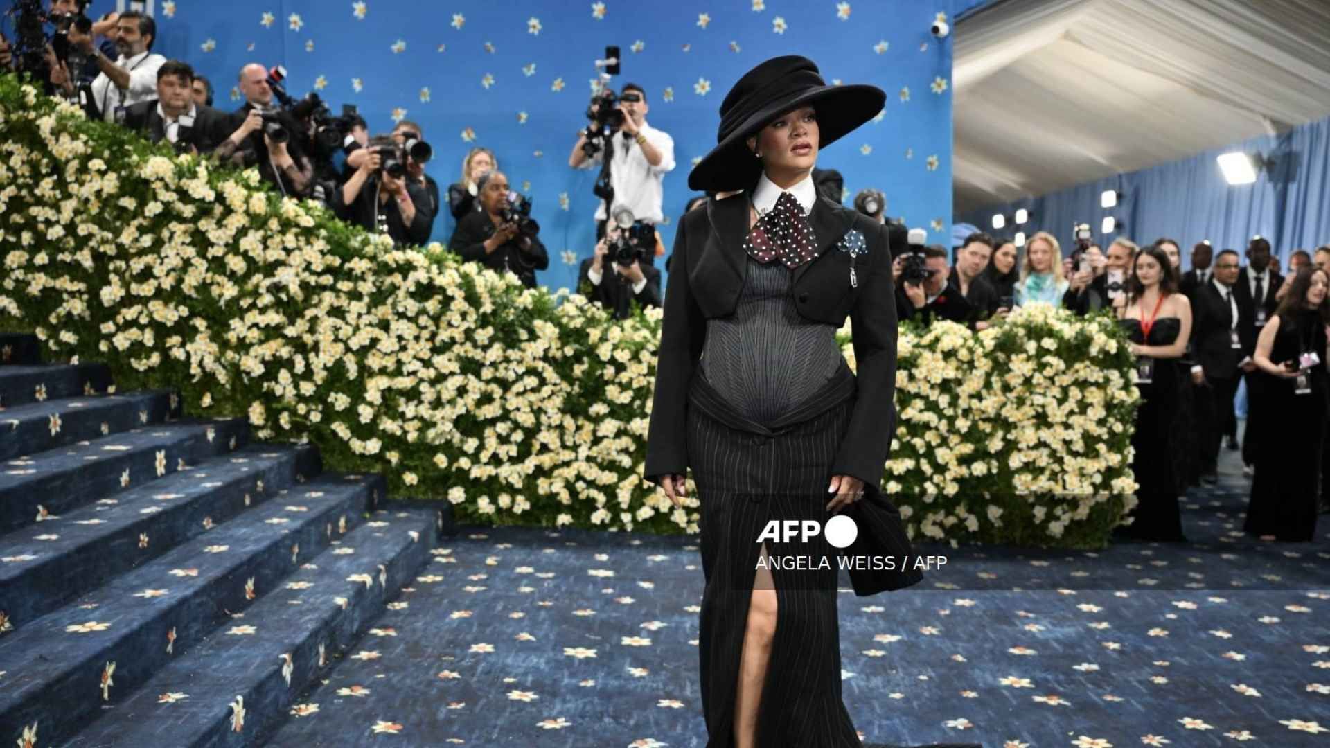 El tema ‘Fashion Is Art’ propone interpretar la moda como una forma de expresión artística sobre el cuerpo.