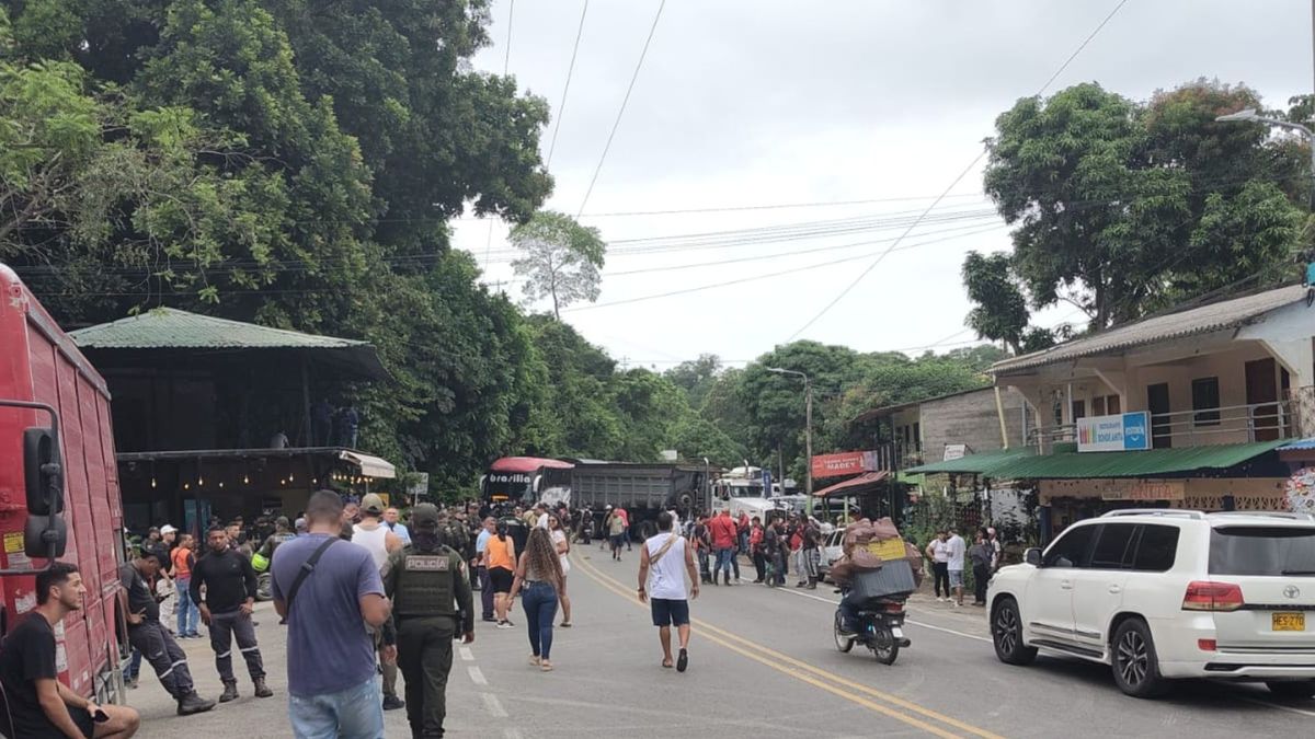 Bloqueo en entrada al Parque Tayrona