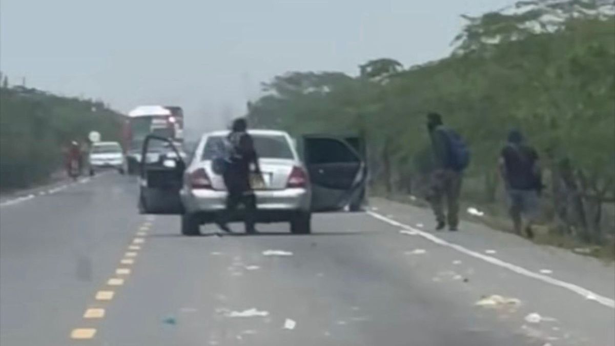 Hombres con armas largas asaltaron vehículo con pasajeros en vías de La Guajira