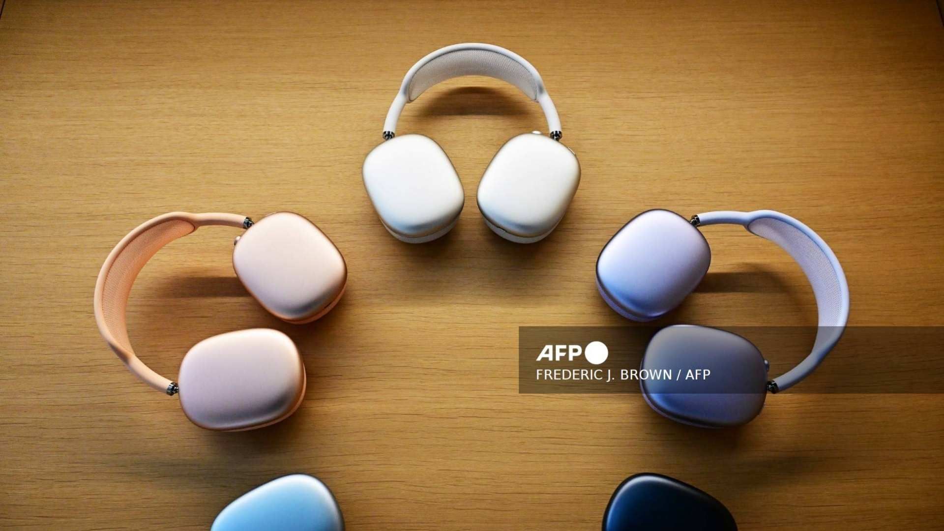 El paso a paso para mejorar el audio en AirPods Pro se realiza directamente desde el iPhone durante la llamada.