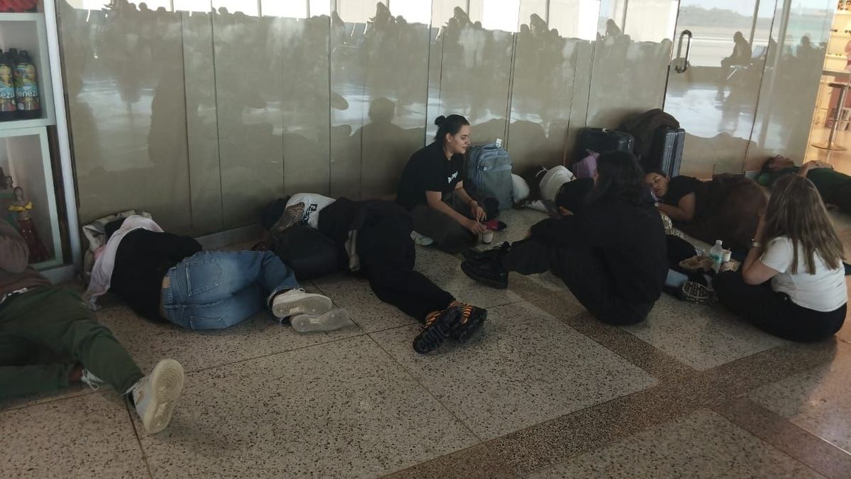 Pasajeros varados en el aeropuerto de Maiquetía