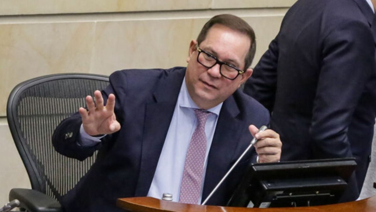 El senador afirmó que “órdenes no recibimos de la Presidencia de la República” y sostuvo que cualquier requerimiento puede tramitarse mediante mecanismos institucionales.