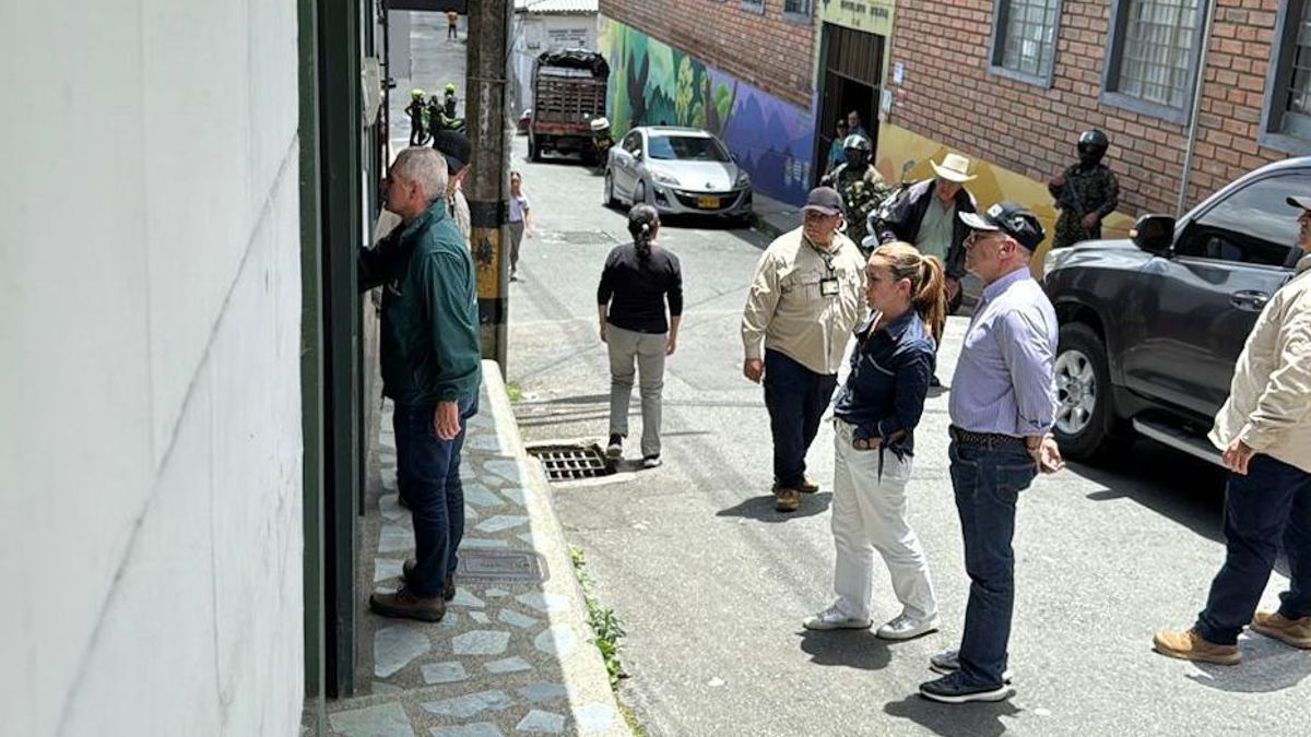 Gobernador de Antioquia en la Casa de los padres de Mateo Pérez en Yarumal