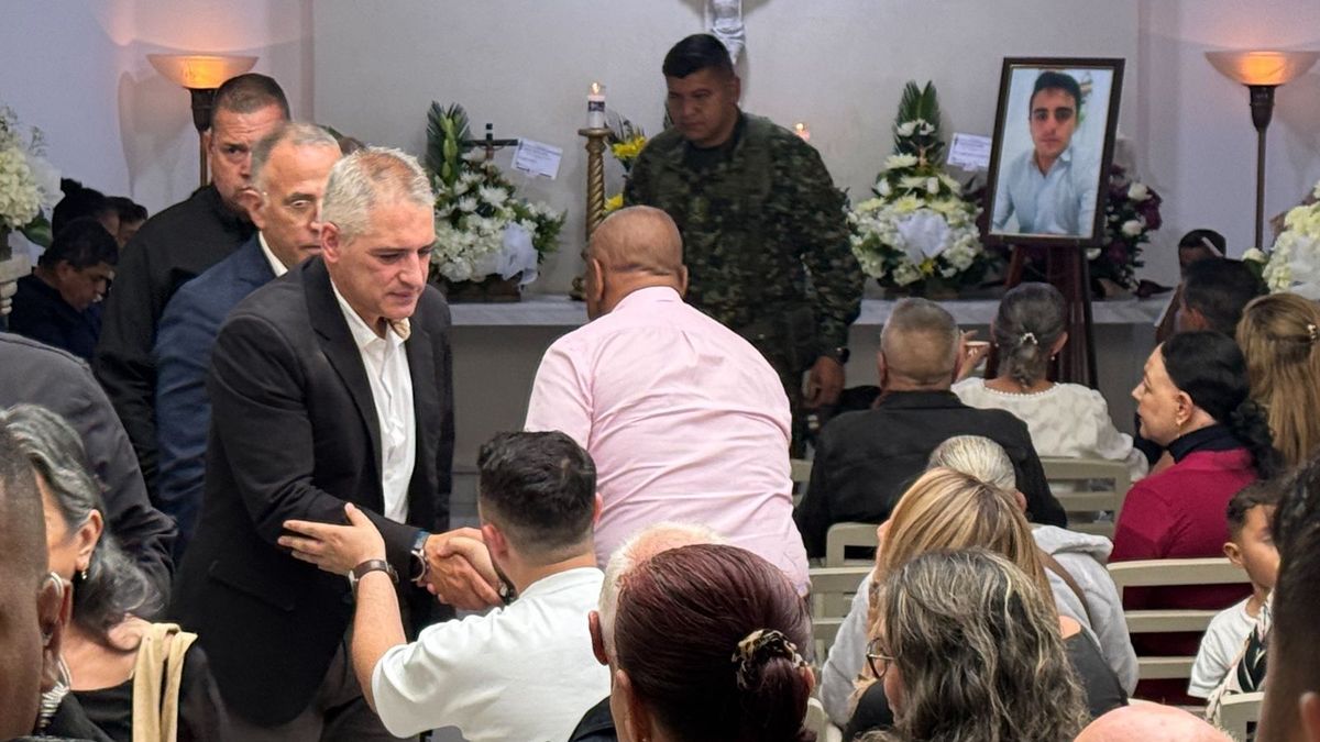Gobernador de Antioquia acompaña a la familia de Mateo Pérez en Yarumal