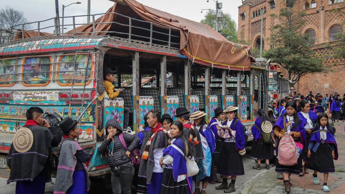 Referencia comunidad indígena misak en Bogotá.