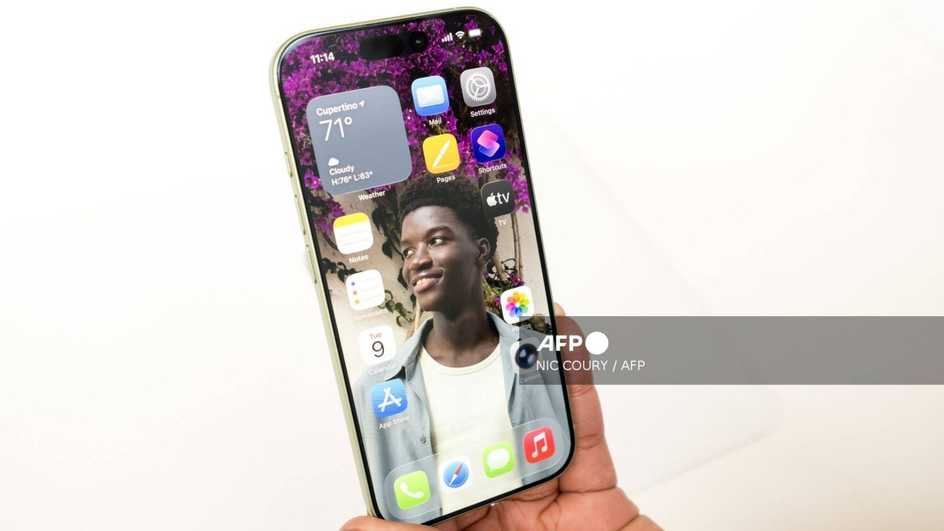 Revisar los ajustes de batería en iPhone puede ayudar a reducir el consumo de energía.