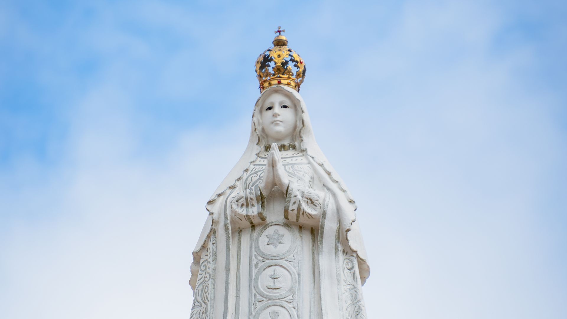 La aparición representa para los católicos un hecho de fe.
