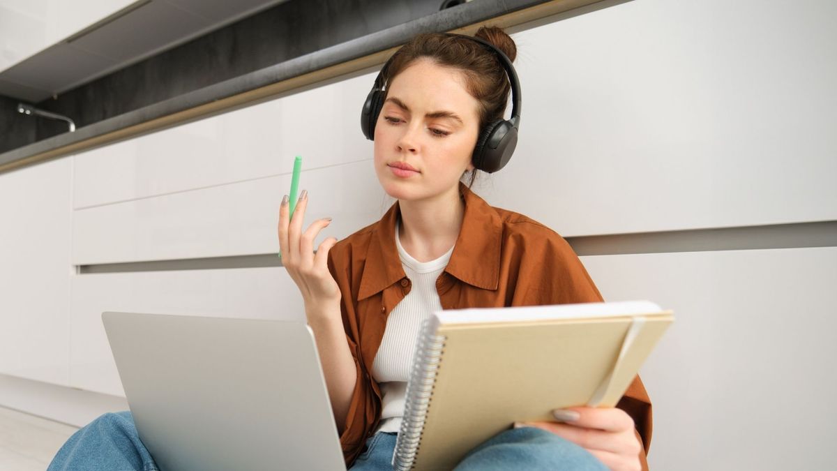 Los prompts permiten practicar conversación, gramática y vocabulario en francés con inteligencia artificial.