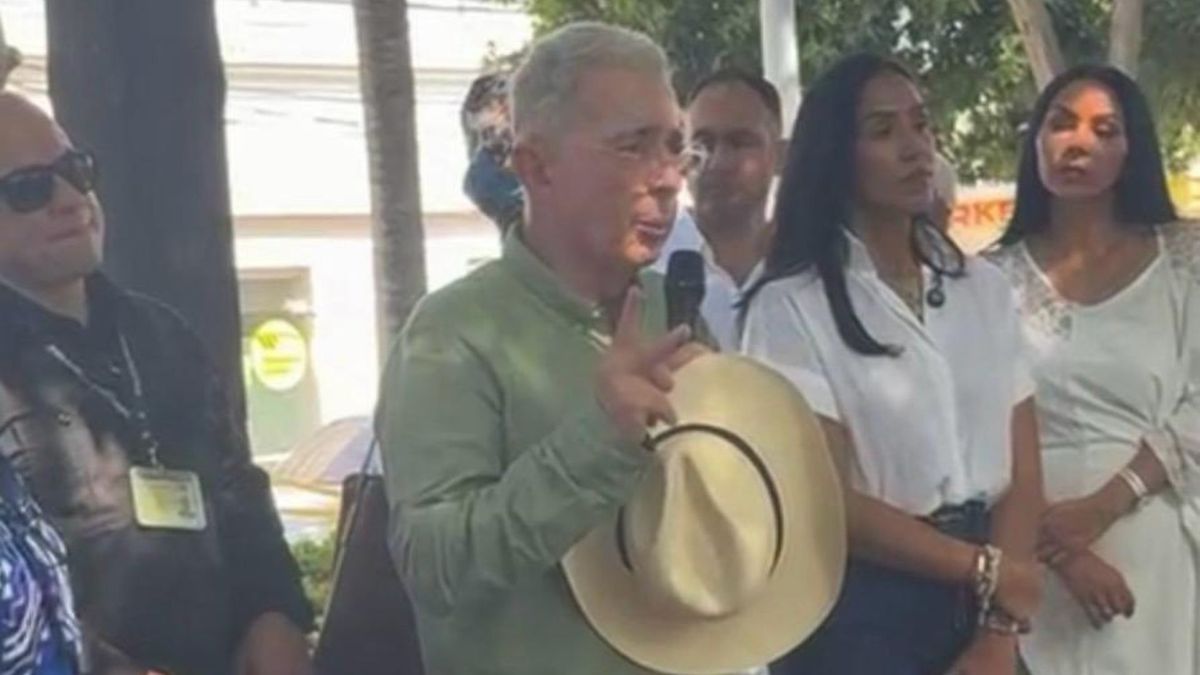 El expresidente de Colombia, Álvaro Uribe, desde Riohacha, La Guajira