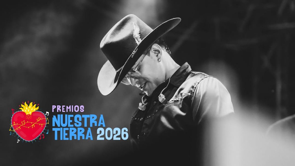 Sonia Restrepo recibió el galardón de Yeison Jiménez durante la ceremonia de los Premios Nuestra Tierra 2026.