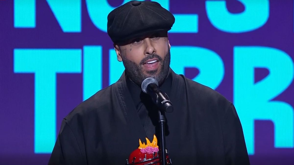 Nicky Jam agradeció a Colombia durante la gala central de Premios Nuestra Tierra 2026 tras recibir el homenaje ‘Hermano Nuestra Tierra’.