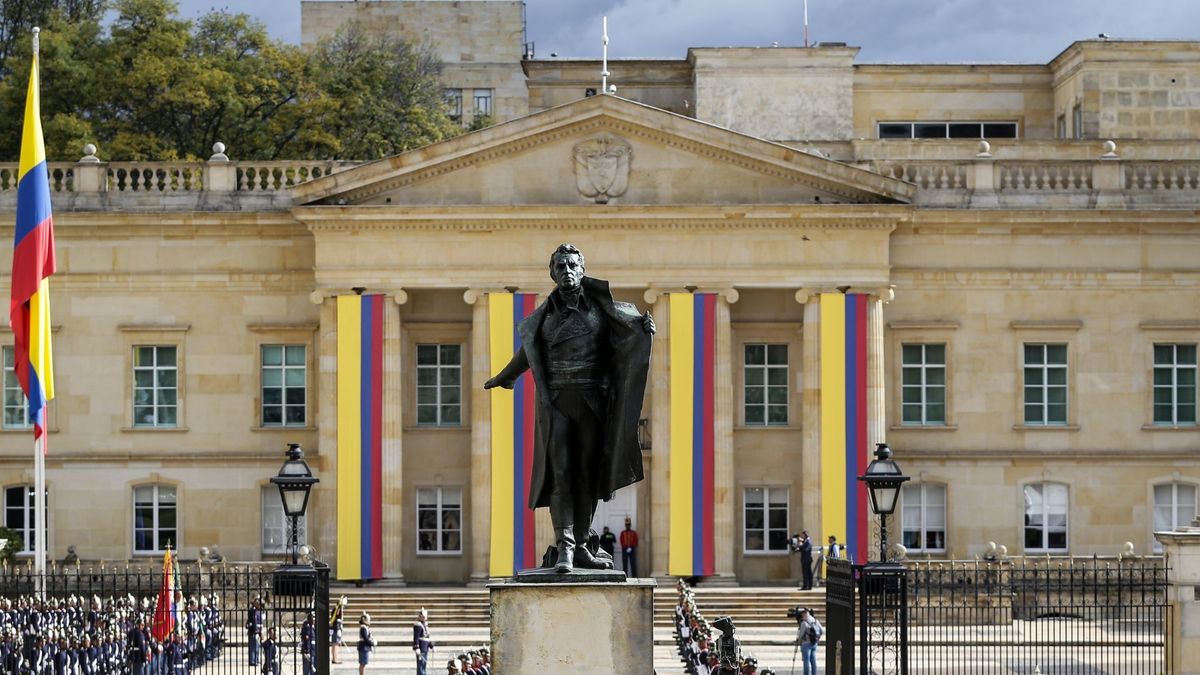 Candidatos de derecha se enfrentan en recta final electoral mientras encuestas generan controversia