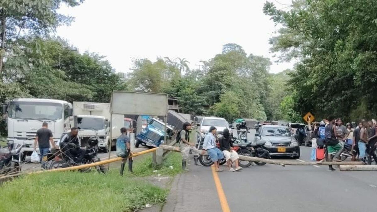 Bloqueo en la vía hacia Buenaventura