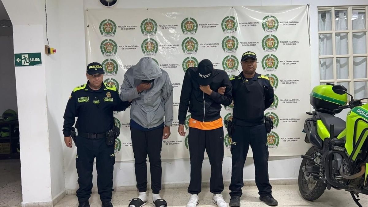 A los detenidos se les hallaron cinco cargas de café hurtados.