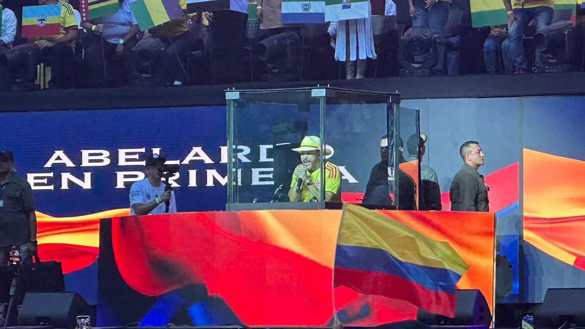 Abelardo de la Espriella en su cierre de campaña en Medellín