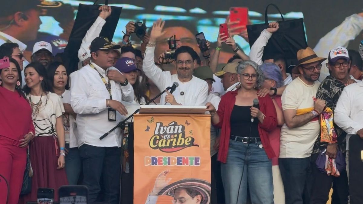 El candidato del Pacto Histórico dijo que gobernaría desde las regiones.