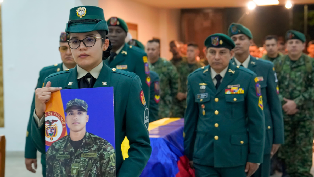 Homenaje al soldado profesional Aldaír Bermúdez Rodríguez, del Ejército Nacional.