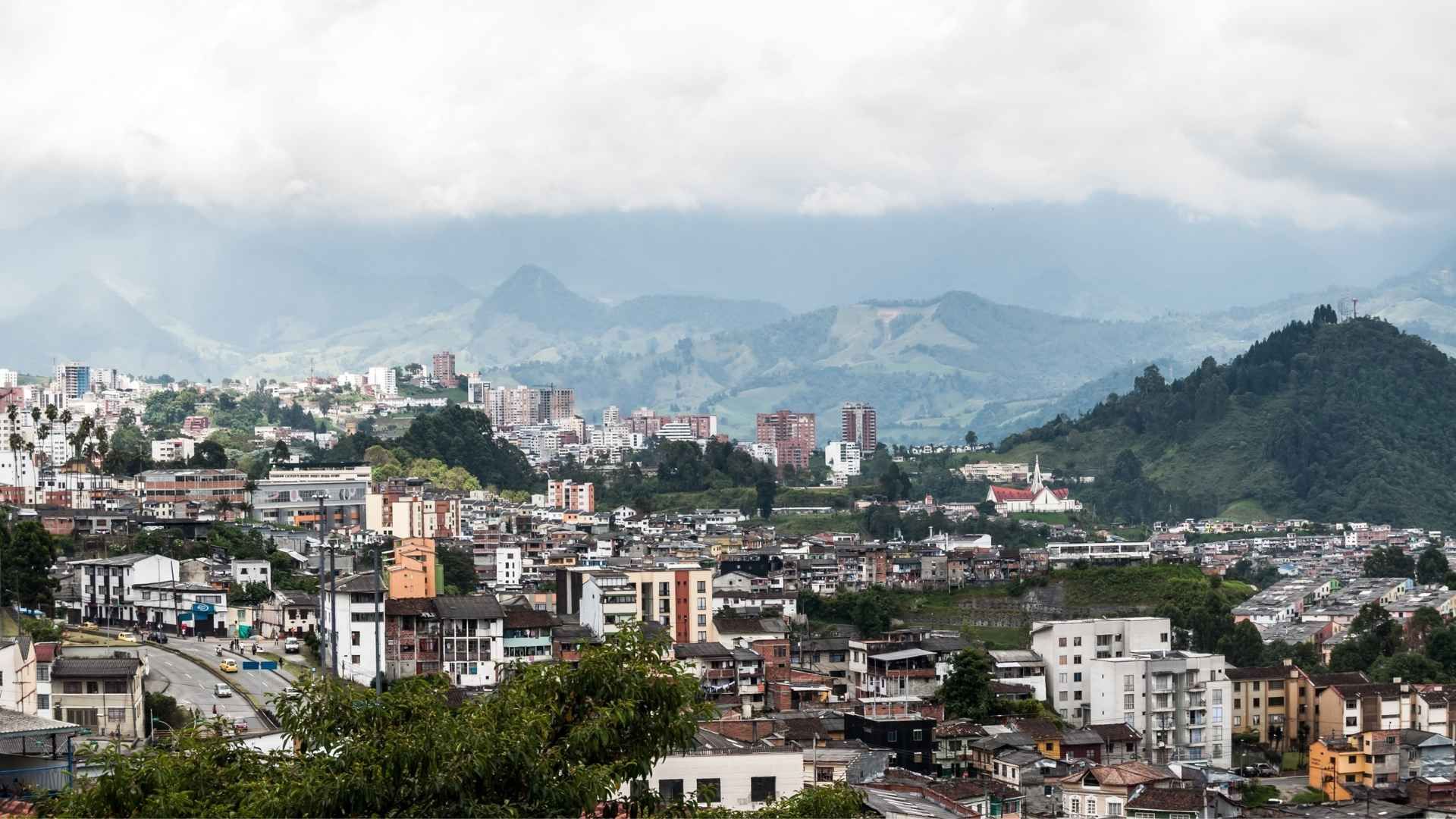 Manizales fue destacada por factores como tranquilidad, acceso a servicios médicos y clima templado para pensionados.