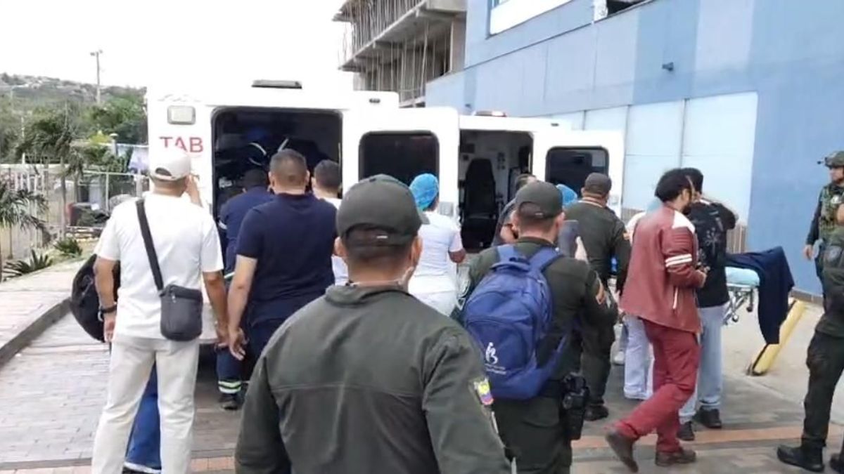 Traslado de policías heridos a Cúcuta.