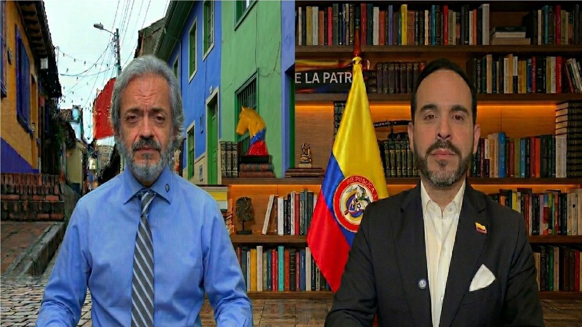 Daniel Oviedo reta a Abelardo de la Espriella a un debate.