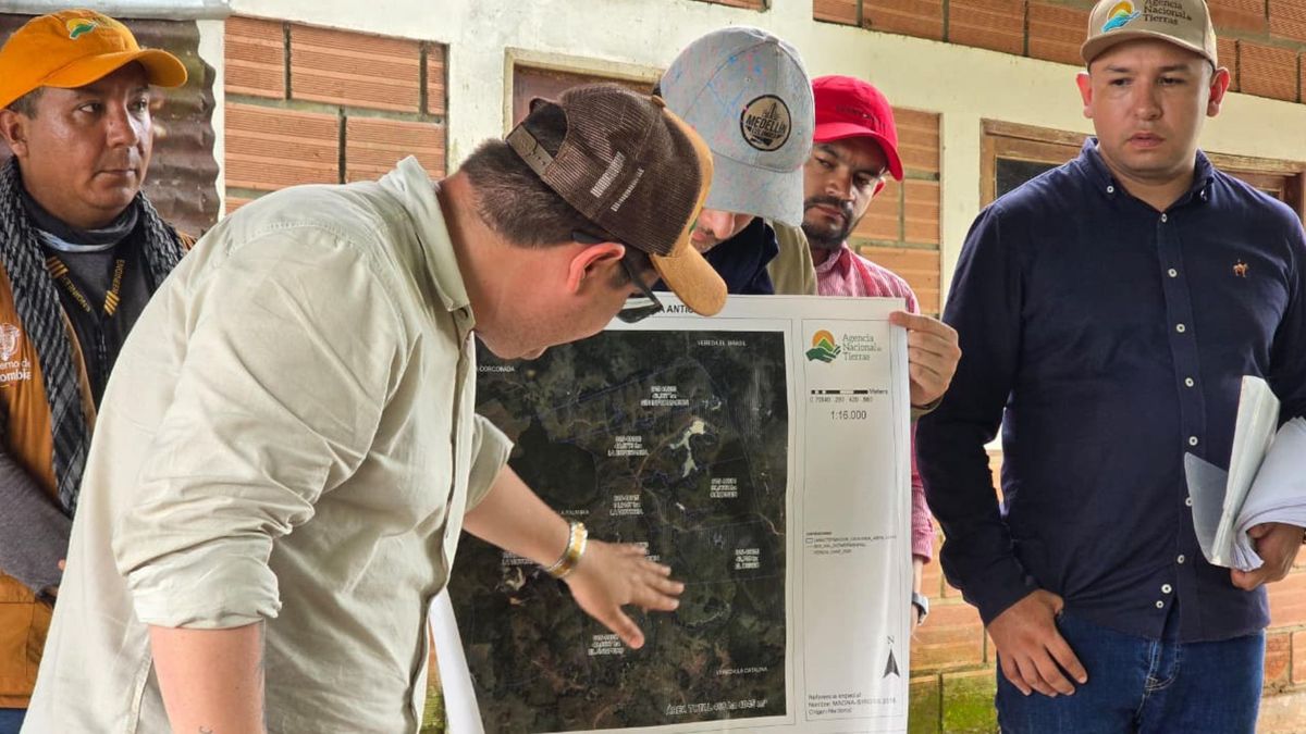 Entrega de 1600 hectáreas de tierra en Caucasia