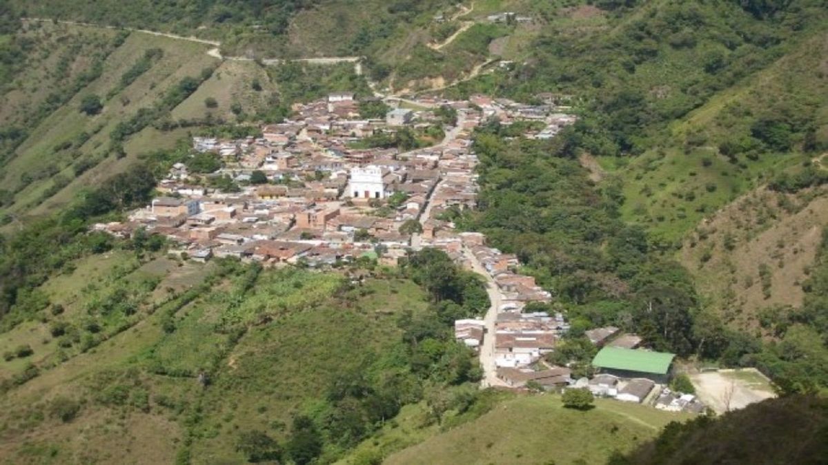 Atentado en mina de Buriticá.