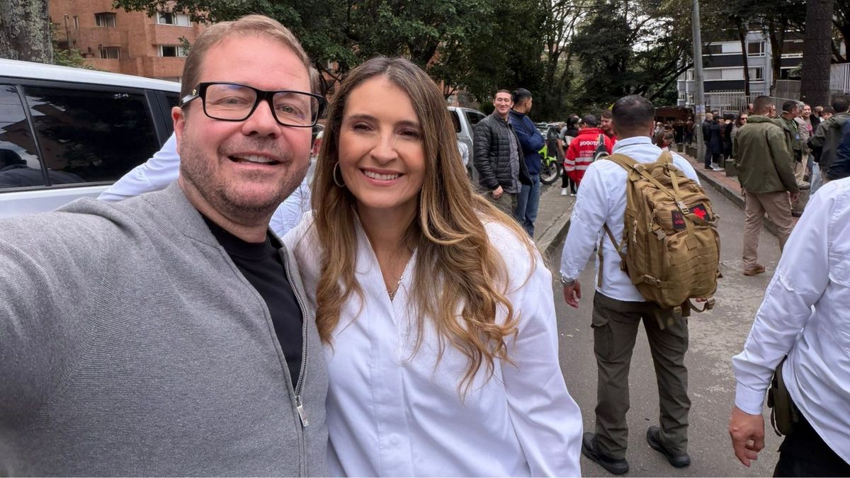 Nicolás Pérez fue coordinador político de la campaña de Paloma Valencia y salió por cuestionamientos por aparente "maltrato verbal". Ahora aterrizó en la campaña de Abelardo de la Espriella, que falsamente lo calificó como "gerente".