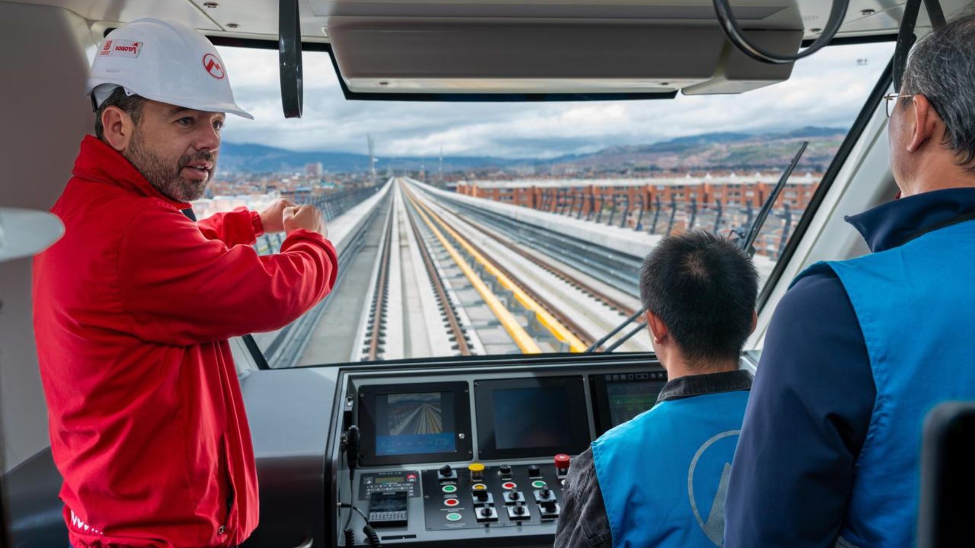Uno de los hitos más recientes del proyecto ha sido el inicio de pruebas con personas a bordo de los trenes.