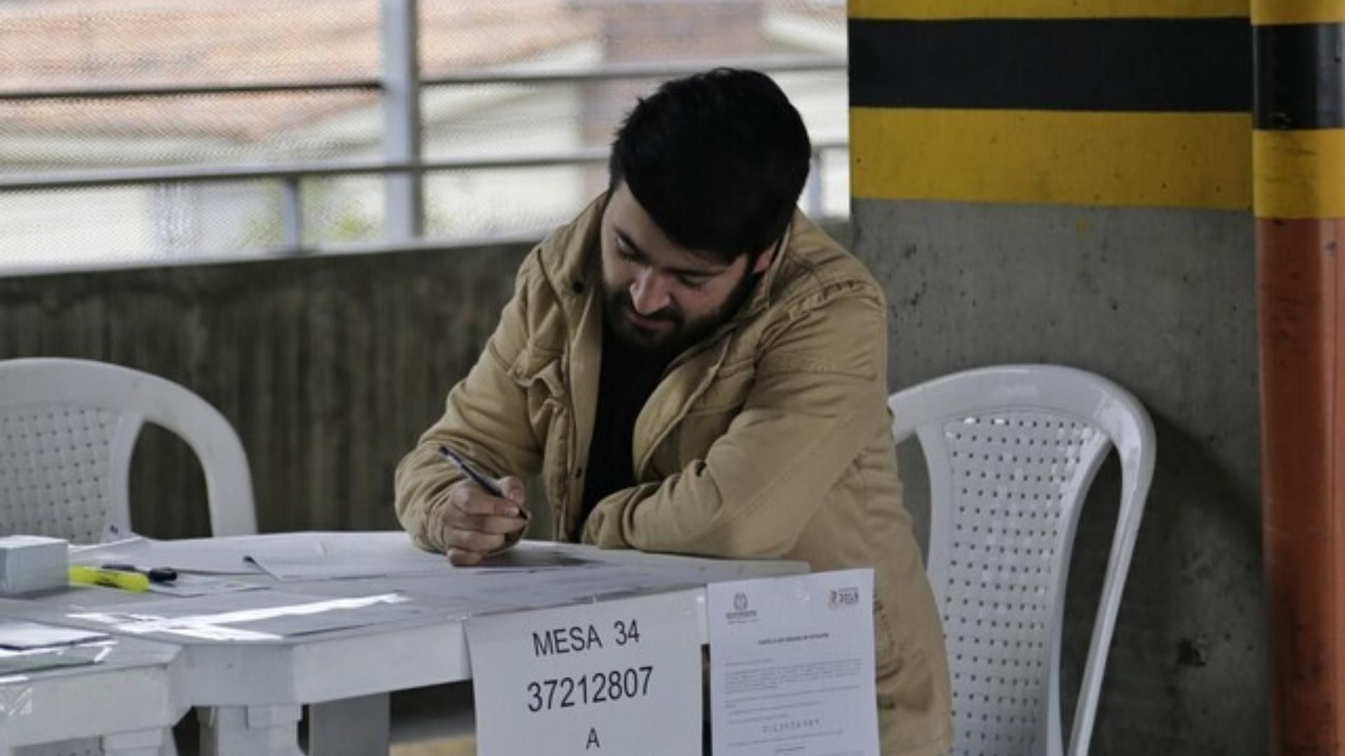 Miles de ciudadanos fueron designados como jurados para las elecciones presidenciales del 31 de mayo en Colombia.