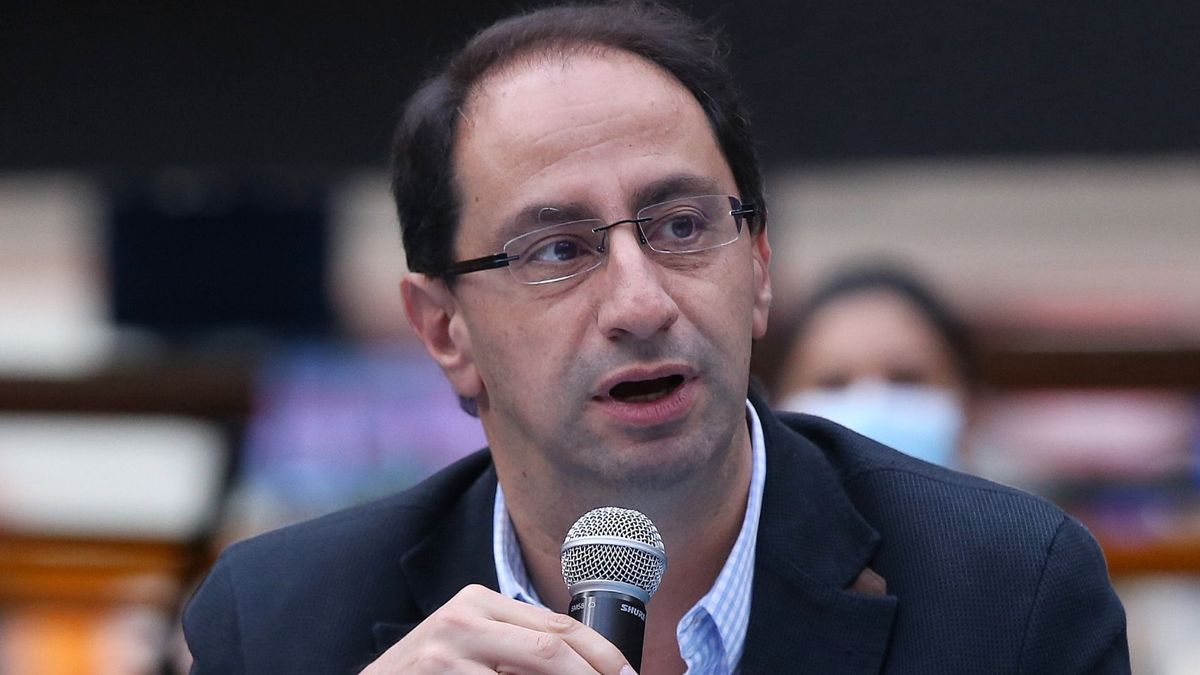 Aunque su nombre estuvo durante años sonando en la academia y al sector público, ahora enfrenta uno de los mayores desafíos de su trayectoria: buscar llegar a la Casa de Nariño como vicepresidente de Colombia.