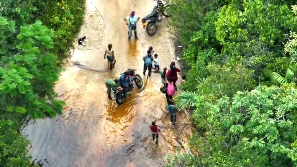 Exclusivo | La guardería de los grupos armados: así es como las disidencias de 'Mordisco' reclutan y entrenan niños en el Amazonas
