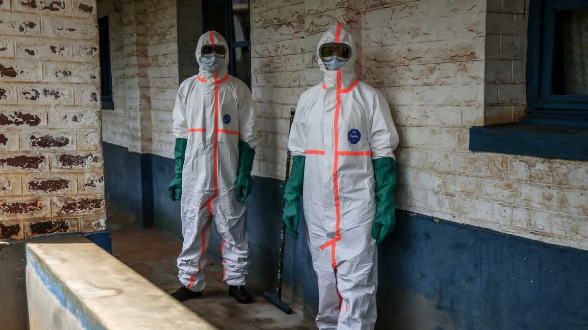 Autoridades sanitarias reforzaron controles y vigilancia epidemiológica por el aumento de casos de ébola Bundibugyo en África central.