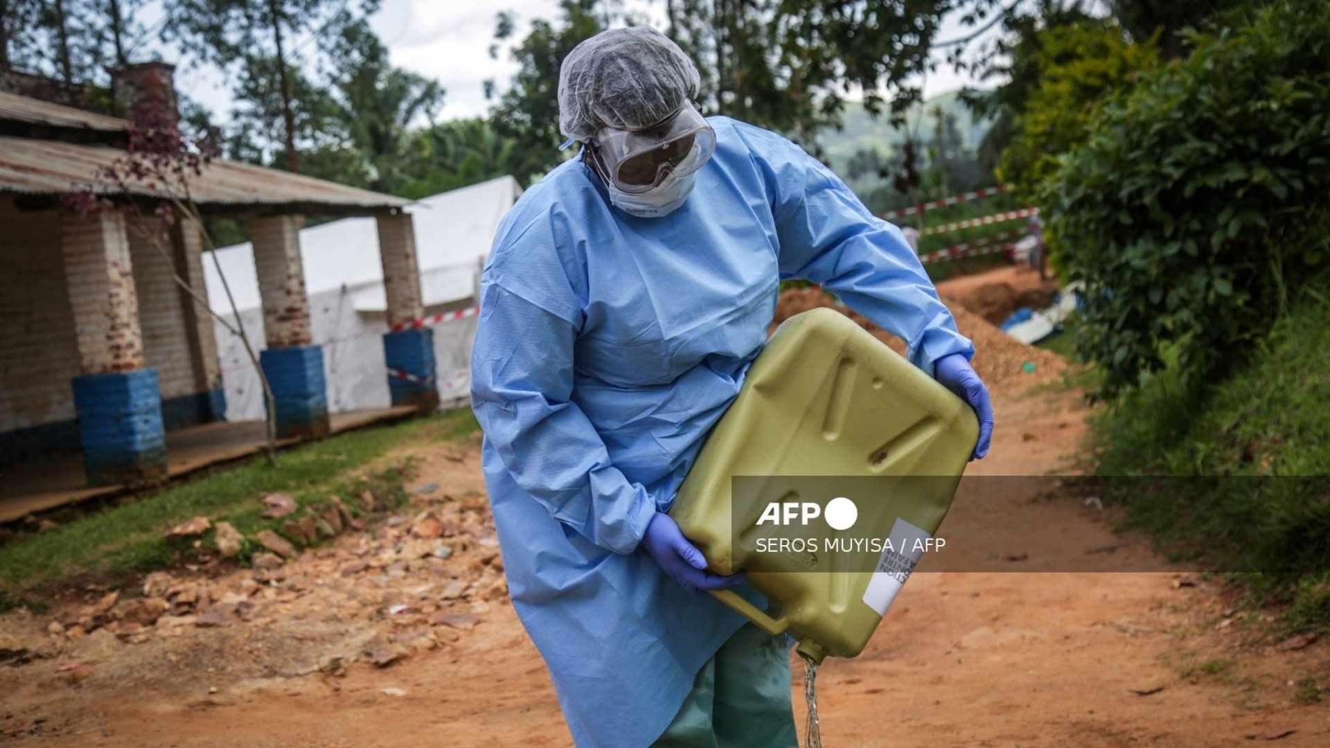 La OMS y autoridades locales reforzaron medidas de vigilancia tras el aumento de casos de ébola en RDC y Uganda.