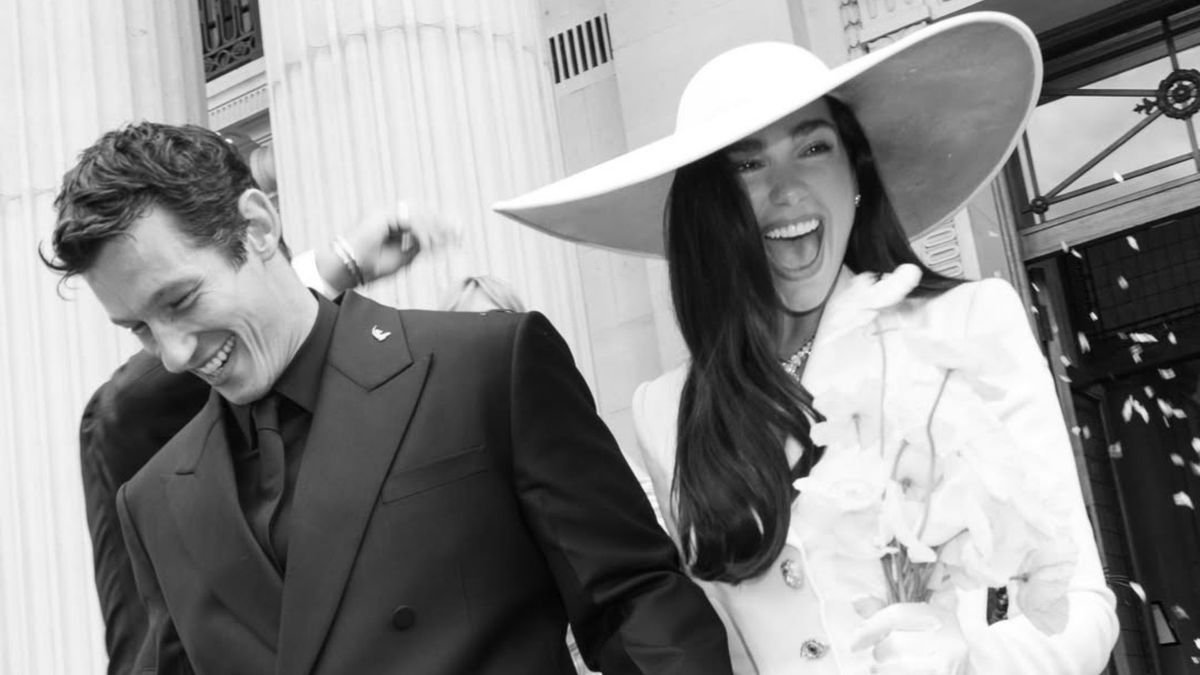 El vestido de Dua Lipa estuvo inspirado en el histórico traje blanco que Bianca Jagger utilizó en su boda de 1971.