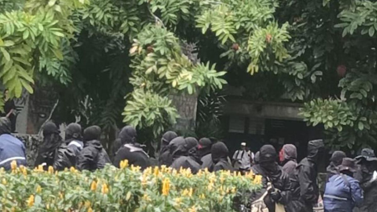 Encapuchados dentro de la Universidad de Antioquia