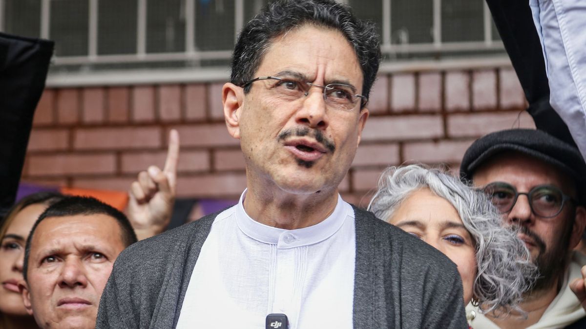 Las denuncias sostienen que el mensaje que se les dio a los trabajadores y contratistas son para respaldar ciertas posiciones políticas.