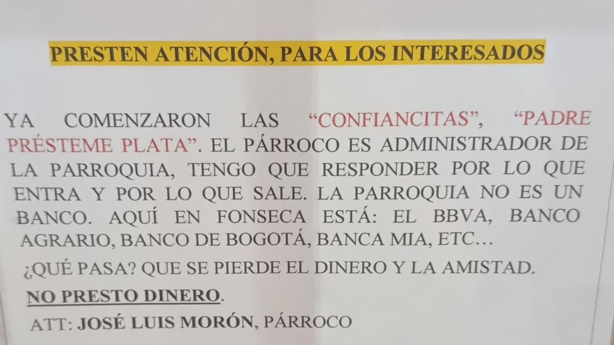 Aviso en la puerta de la iglesia San Agustín