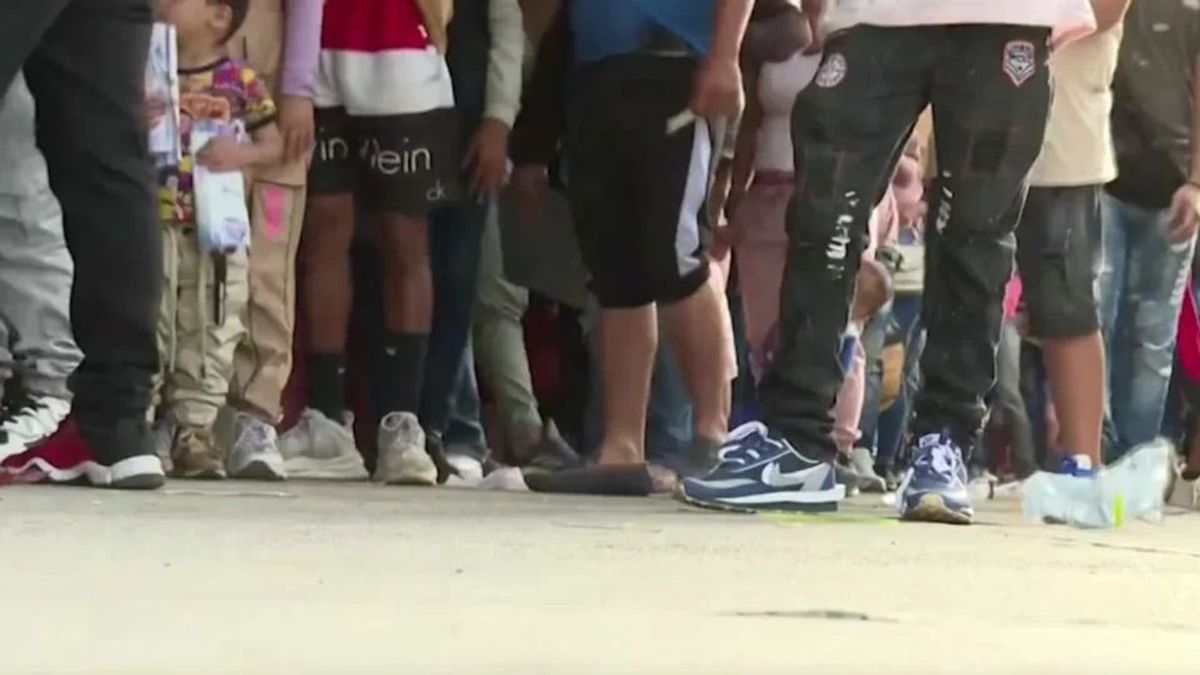 La comunidad advierte que se trata del primer desplazamiento masivo registrado en Linares.